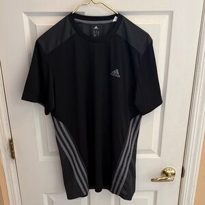 adidas Black Short Sleeve Athletic Tee with Gray Stripes size medium NWT
